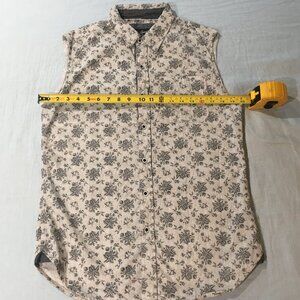 100% Cotton gray floral print sleeveless button front shirt "Dirty Laundry"